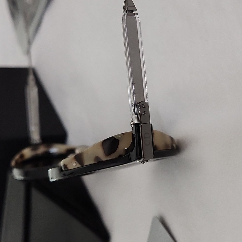 Christian Dior Sunglasses - Picture 2 of 5